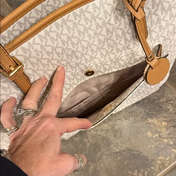 MICHAEL Michael Kors Cream and Tan Tote Set - Picture 12 of 13